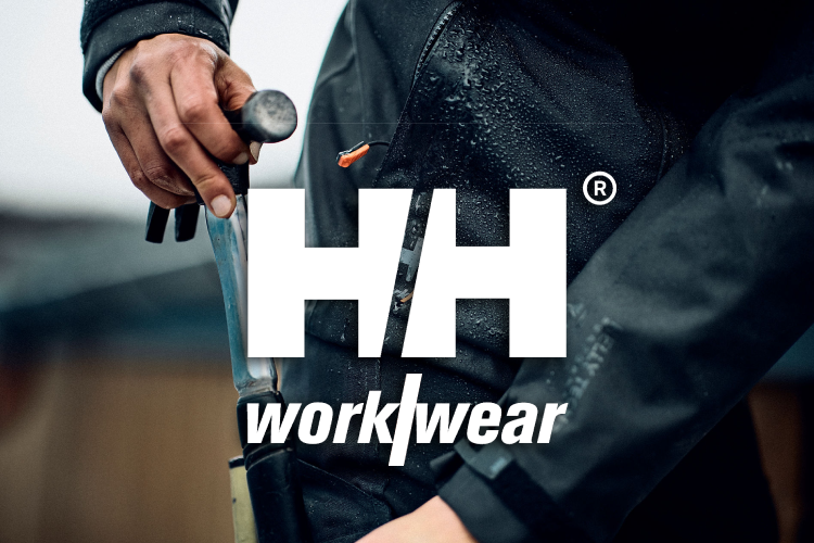 Helly Hansen is een van de vele topmerken in de bedrijfskledingcollectie van Outfit company wear en te personaliseren met borduring of bedrukking