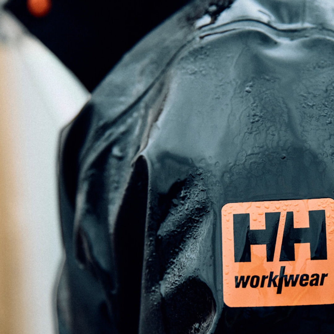 Blog verschil waterdicht en waterafstotend – elly Hansen Workwear regenjas