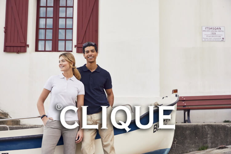 Clique is een van de vele topmerken in de bedrijfskledingcollectie van Outfit company wear en te personaliseren met borduring of bedrukking