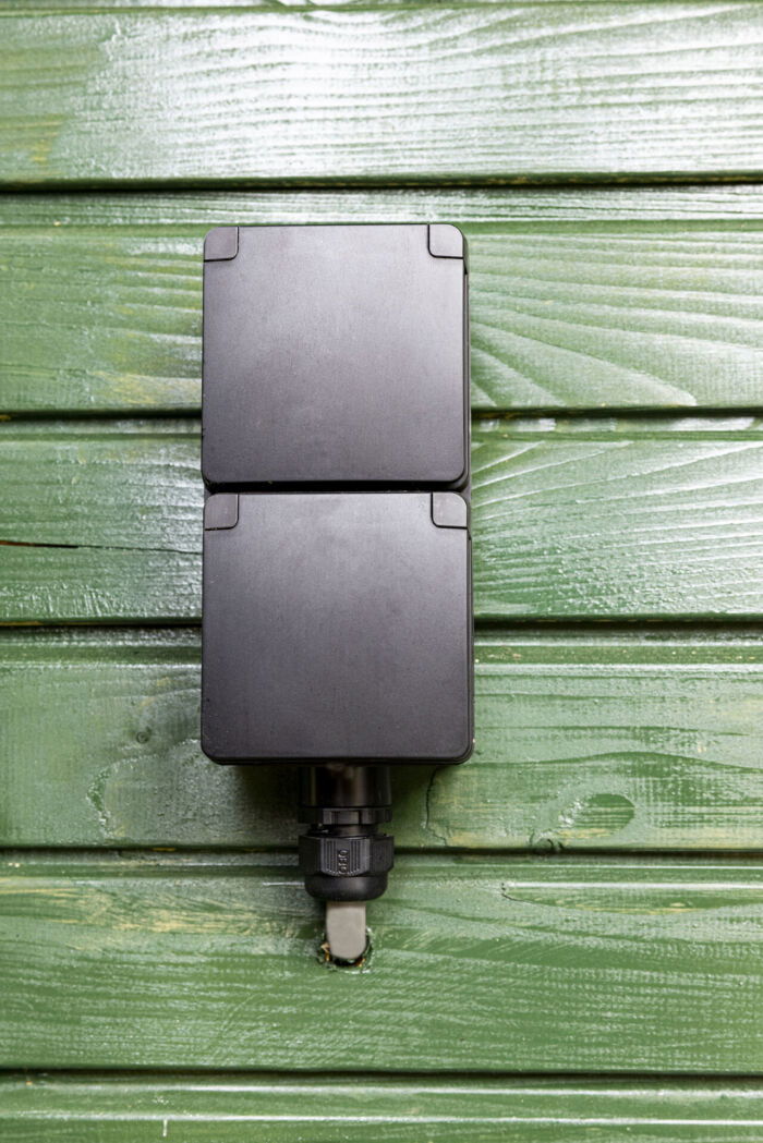 Spuitwaterdichte opbouwwandcontacdoos 16 A/250 Vac met randaarde, kind Zwart - Afbeelding 2
