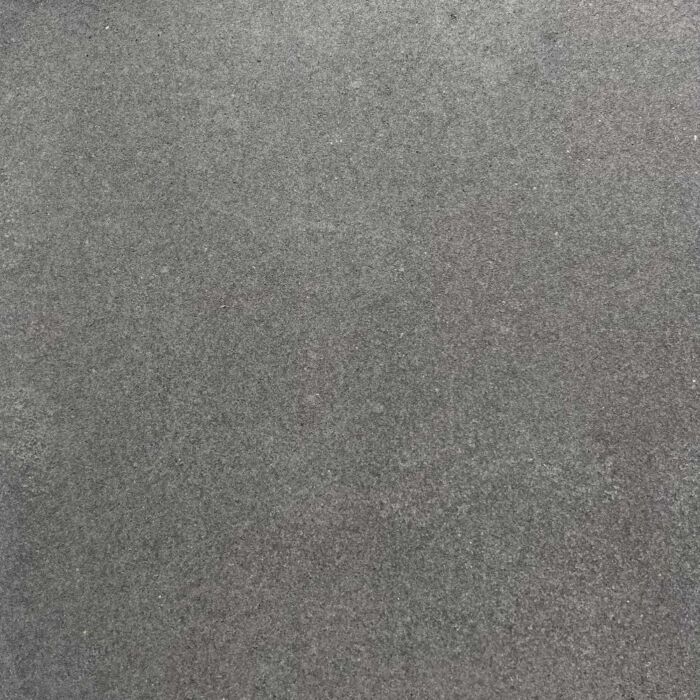 Tuintegel of betontegel Terratops 60x60x4,7 Grijs/Zwart in strak verband gelegd